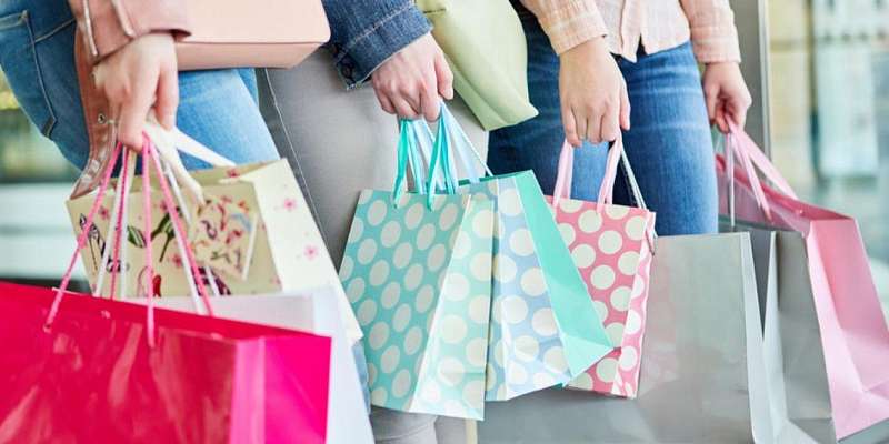 Орловчане смогут посетить магазины одежды и обуви