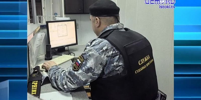Экспресс-новости: на орловскую треш-стримершу завели уголовное дело, "Зеленую Рощу" оштрафовали, а мэр Парахин проверил ремонт школ