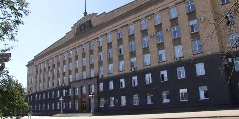 Еще один чиновник из орловского правительства заразился COVID-19, а последние звонки предложили провести позже