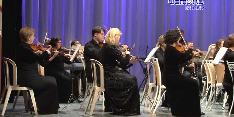 Орловский симфонический оркестр и актеры театра "Свободное пространство" представили программу "Музыка советского кино"