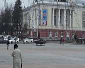 Таинственный вертолет едва не приземлился на головы людей в центре Орла