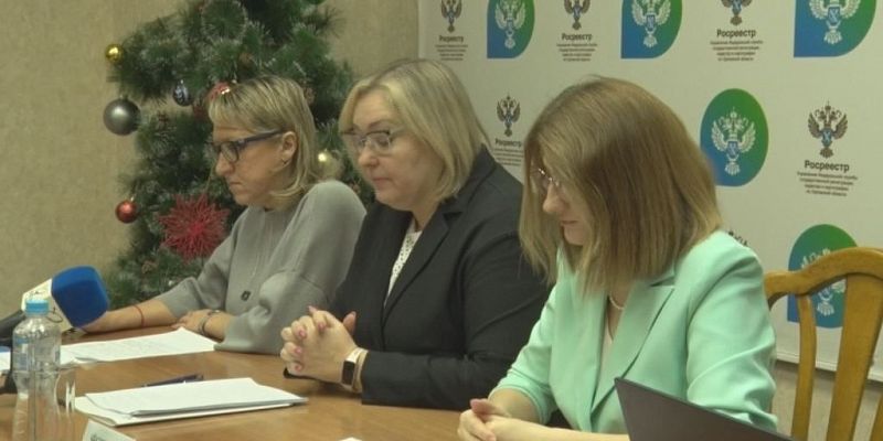 Вчера Россия отметила День работника органов регистрации прав на недвижимое имущество и сделок с ним. В честь этого прошла пресс конференция