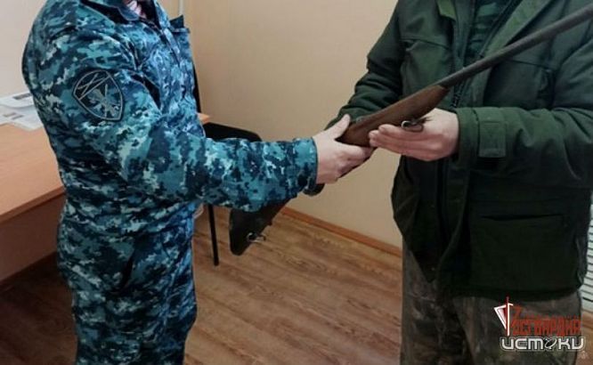 За неделю орловские росгвардейцы проверили порядка 200 владельцев оружия За неделю орловские росгвардейцы проверили порядка 200 владельцев оружия
