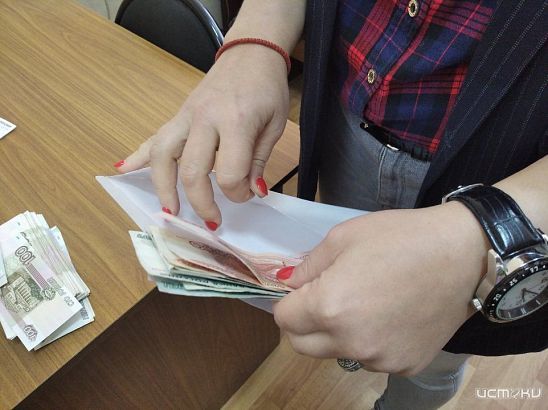 Жительница Мценска обвиняется в сбыте поддельных денежных купюр