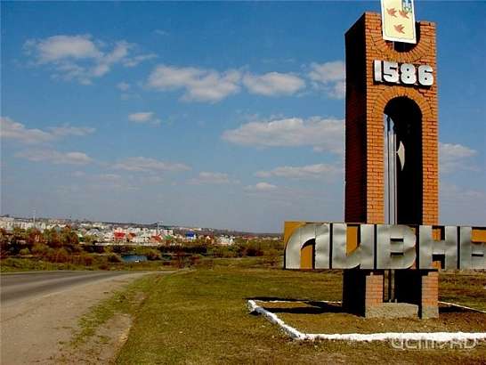 В Ливнах главу администрации через суд обязали отремонтировать дом