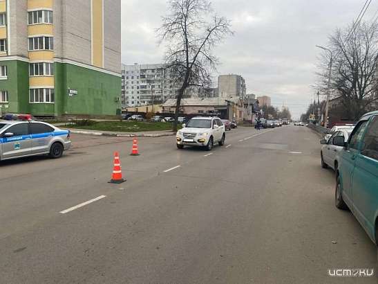 В Орле 10-летняя девочка попала под колеса авто, переходя дорогу в неположенном месте