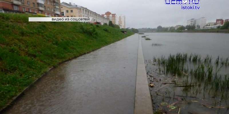Не Орел, а маленькая Венеция: очередной ливень заставил город плавать