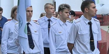 МЖД РЖД образование Железнодорожники поздравили студентов с Днем знаний