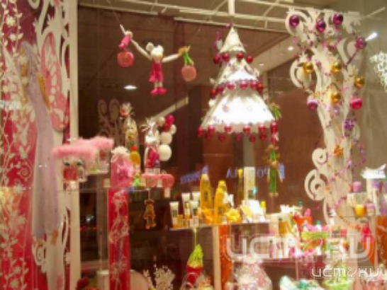 Власти предложили предпринимателям украсить витрины к Новому году