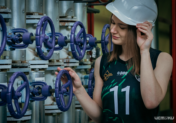 Когда спорт встречается с индустрией: девчонки из волейбольного клуба "Орел" приехали на завод