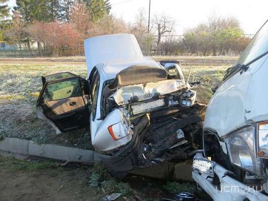 Жесткое ДТП: на Орловщине грузовик въехал в попутную легковушку