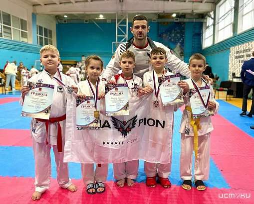 Каратисты вернулись в Орёл с 12 медалями 