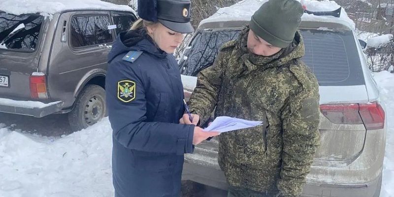 Орловские судебные приставы передали конфискованные автомобили в зону СВО