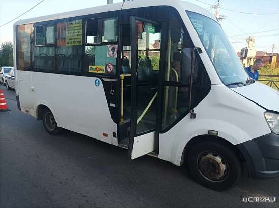 В Болховском микрорайоне маршрутка наехала на пешехода