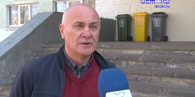 На крыльце лицея №18 появились контейнеры для раздельного сбора мусора. Кто стал инициатором их установки?