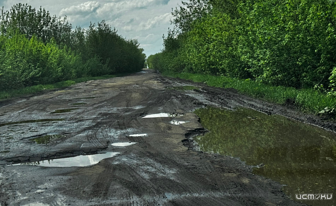"Все ездят в объезд и по полям"