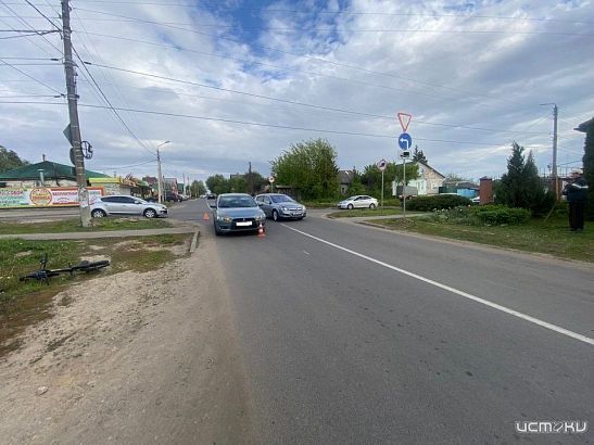 Во Мценске 11-летняя велосипедистка попала под колеса иномарки