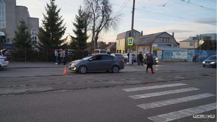 В Орле две пенсионерки попали под колеса автомобилей