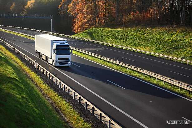 В жару большегрузам ограничили проезд по федеральным трассам Орловщины