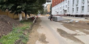 На улице Сурена Шаумяна в Орле подрядчик утверждает, что половина работ уже сделана