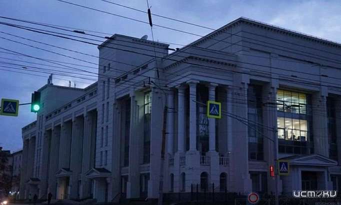 В Орле территорию у Фундаментальной библиотеки осветят
