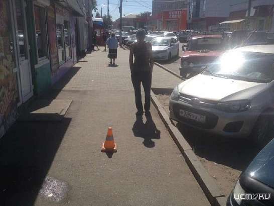 В Ливнах велосипедист сбил на тротуаре пенсионерку