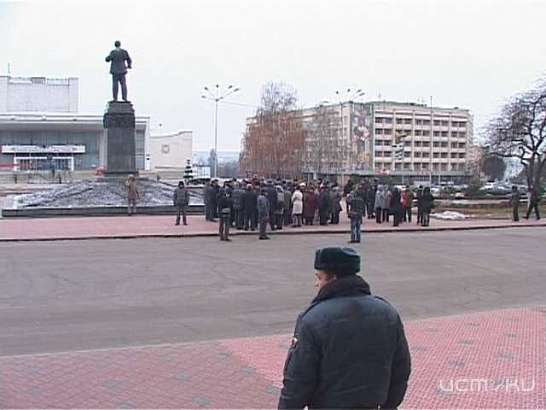 Гражданские активисты собирают подписи в Интернете за отзыв сенатора Василия Иконникова