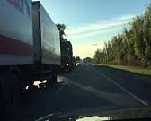 Видео: автолюбители выстроились в многокилометровую пробку в сторону Нарышкино1537973154