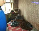 В аварийном доме на ул.Металлургов крышу держат березовые бревна