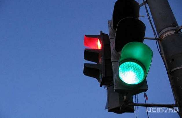 На пересечении переулка Маслозаводского и улицы Комсомольской изменился режим работы светофора