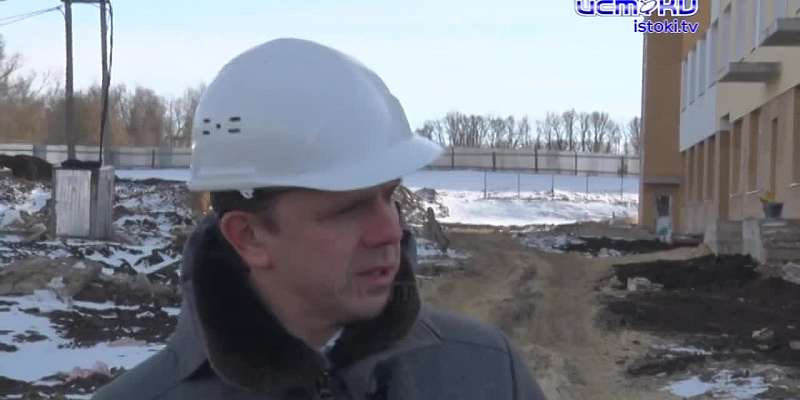 Нас не ждали, но мы пришли. Съёмочная группа "Истоков" присоединилась к губернаторскому променаду. Глава региона проинспектировал строительство школы ...