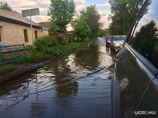 Фотофакт: ливневки в Орле снова не выдержали испытание майскими дождями