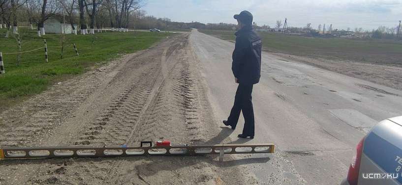 Сотрудники ОГИБДД МО МВД России «Ливенский» обследовали дороги