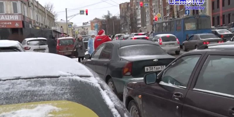 На орловских улицах появился Дед Мороз с жезлом