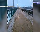 За ремонтом Красного моста установят видеонаблюдение, а тротуары на мосту Дружбы утонули