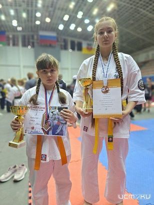Юные орловские каратистки вернулись с медалями 