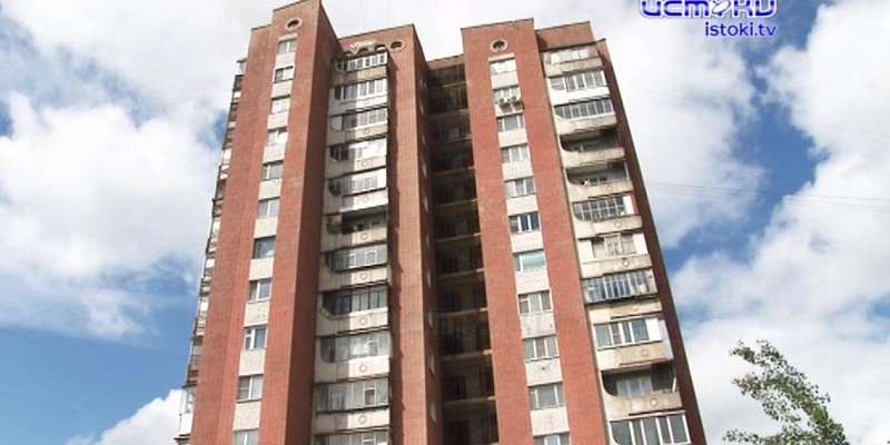 В Орле при невыясненных обстоятельствах выпал из окна мужчина