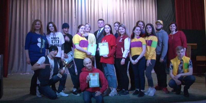 Пошутили о тюремной жизни: осужденные и студенты сыграли в КВН на Орловщине