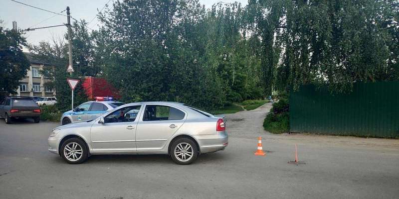 Велосипед против автомобиля: в Орле не смогли разъехаться две леди