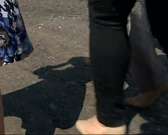 Безотходное производство: дороги в частном секторе засыпают асфальтовой крошкой, оставшейся от ремонта центральных