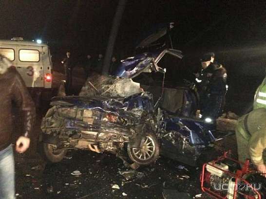 В Урицком районе «легковушка» въехала в грузовик DAF В Урицком районе «легковушка» въехала в грузовик DAF