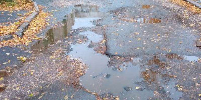 Жители ул. Достоевского в Орле через прокуратуру добиваются ремонта дороги