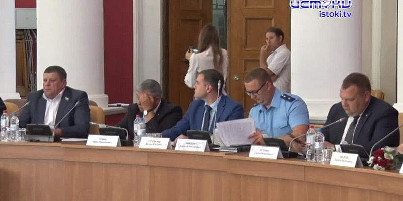 Проблему с мусором в регионе и лекарствами подняли на недавней сессии орловские депутаты