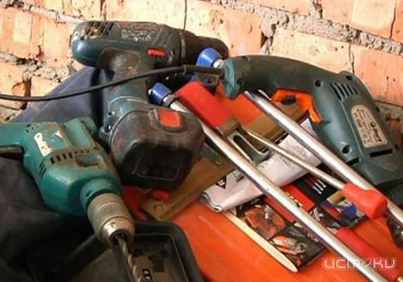 Из сарая жителя Орловского района похитили электроинструменты