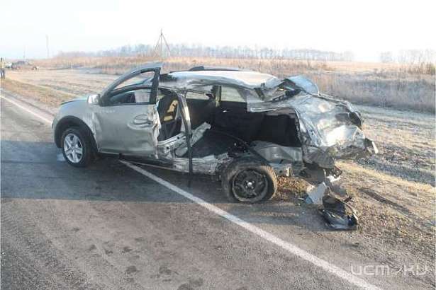 На трассе в Орловской области произошло сильное столкновение двух автомобилей На трассе в Орловской области произошло сильное столкновение двух автомобилей
