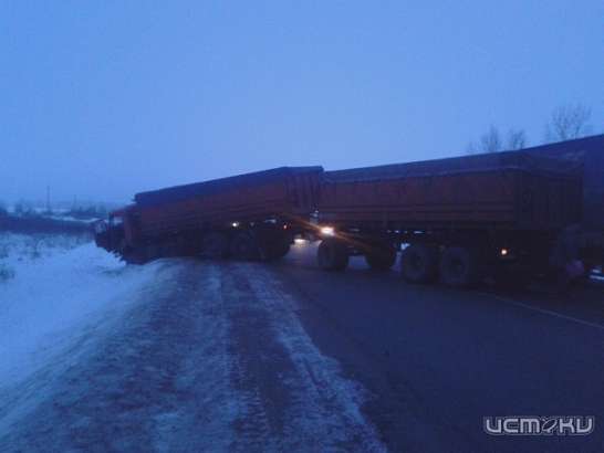 В Орловской области водитель "легковушки" погиб под колесами КАМАЗа