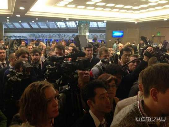 До начала пресс-конференции с Президентом России остается все меньше времени