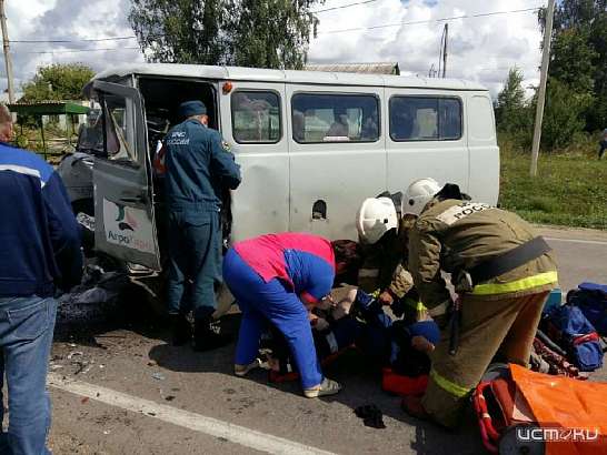 На Орловщине водитель УАЗа почувствовал себя плохо и влетел во встречный «Форд» На Орловщине водитель УАЗа почувствовал себя плохо и влетел во встречный «Форд»