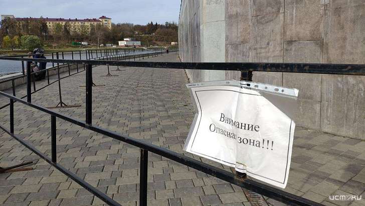 В Орле разваливается «юбилейная» набережная