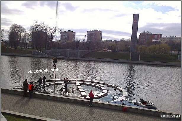  На орловской «Стрелке» забьёт 80-метровый фонтан